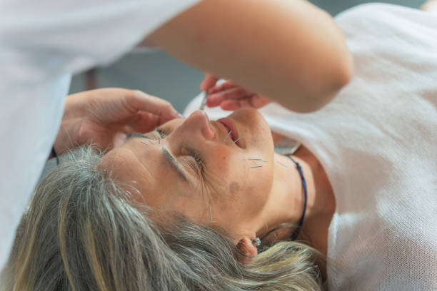 Exploring Alternative Therapies for Senior Pain Management 